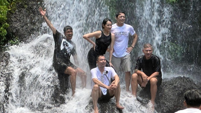 Para selebritas liburan ke Banyuwangi