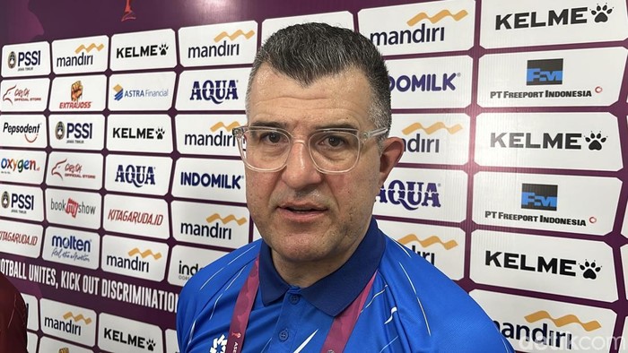 Pelatih Vietnam U-17, Christian Rocha Canedo