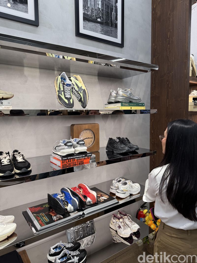 Pembukaan Toko Golden Goose Pertama di Indonesia, hadir di Plaza Senayan, Jakarta.