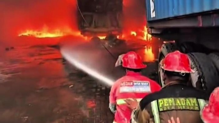 Gudang Ekspedisi di Medan Kebakaran Hebat, Api Padam Setelah 12 Jam