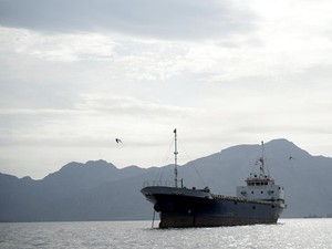 Kapal Minyak Iran Masuk Perairan RI Meski Diblokade AS, Kemlu Bilang Gini