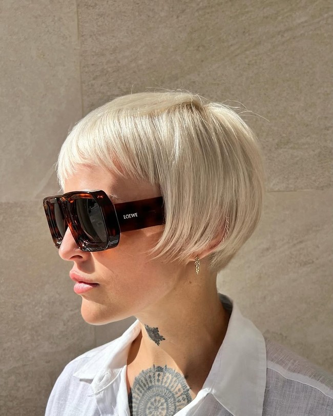 The micro bob atau potongan rambut super pendek, bentuk seperti jamur, dan akar rambut yang diangkat seperti ini justru bisa membuat rambut tidak terlihat terlalu tipis.Foto: Instagram