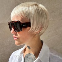 The micro bob atau potongan rambut super pendek, bentuk seperti jamur, dan akar rambut yang diangkat seperti ini justru bisa membuat rambut tidak terlihat terlalu tipis.Foto: Instagram