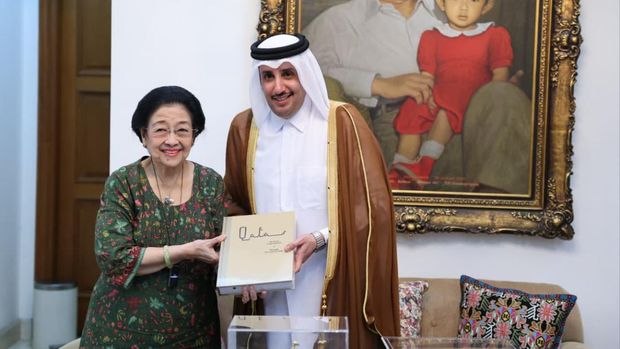 Presiden ke-5 RI sekaligus Ketua Umum PDIP Megawati Soekarnoputri menerima Duta Besar (Dubes) Qatar untuk Indonesia Sultan bin Mubarak Al-Dosari. (dok Ist)