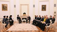 Seskab Teddy Indra Wijaya mengatakan pertemuan ini juga menunjukkan intensitas hubungan bilateral yang semakin erat antara kedua pemimpin dalam satu tahun terakhir. Prabowo sudah bertemu 5 kali dalam setahun ke belakang di berbagai kesempatan. (Foto: Muchlis Jr - Biro Pers, Media, dan Informasi Sekretariat Presiden)