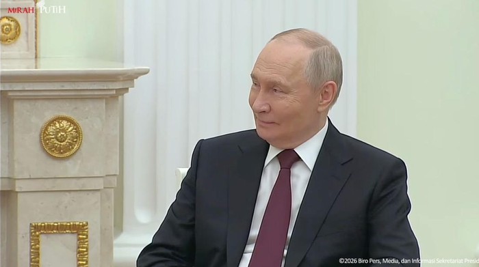 Presiden Rusia Vladimir Putin saat bertemu Presiden RI Prabowo Subianto di Moskow, Rusia. (YouTube Setpres RI)