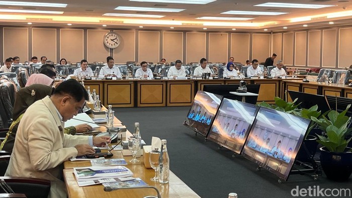 Rapat Komisi VIII DPR bersama Kepala KSP (Alfons/detikcom)