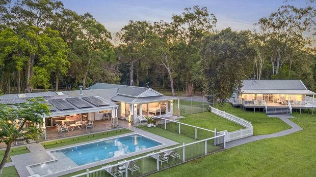 Rumah Keluarga McKenna di Australia Sebuah rumah di Australia harus rela dijual oleh pemiliknya demi mengobati sang anak yang sakit kritis.