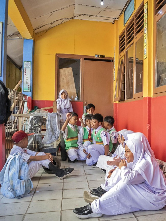 Sekolah Terdampak Sengketa Lahan, Siswa Harus Belajar Bergantian