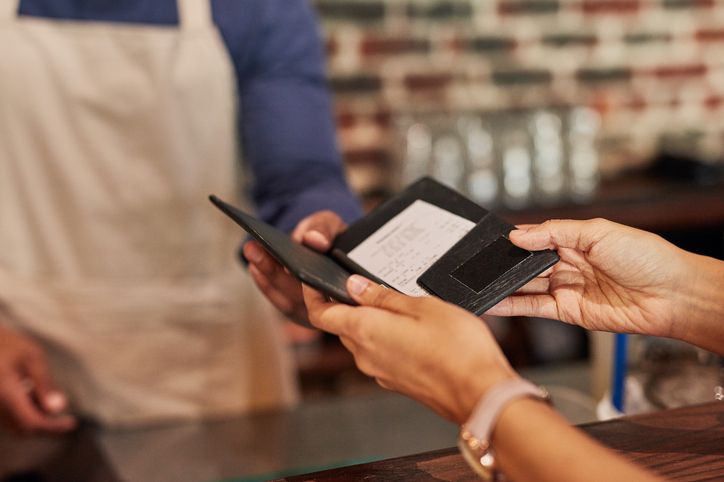 Self-Service Tapi Kena Biaya Layanan 10%, Pelanggan Ini Kesal!