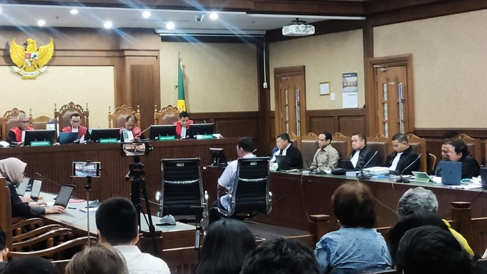 Sidang terdakwa eks Mendikbudristek Nadiem Anwar Makarim terkait kasus korupsi pengadaan laptop Chromebook.