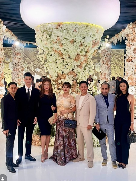 Tak Tampil di Pelaminan, Gaya Tamara Bleszynski Curi Atensi di Nikahan Rassya