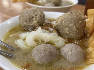 5 Tempat Makan Siang Enak Favorit Karyawan Jaksel, Cobain Yuk!
