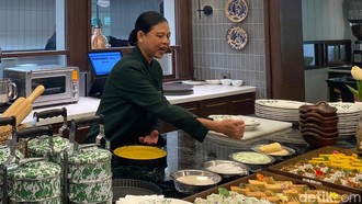 Dulu Atlet Badminton, Kini Oma Lauren Jadi Pelayan Restoran