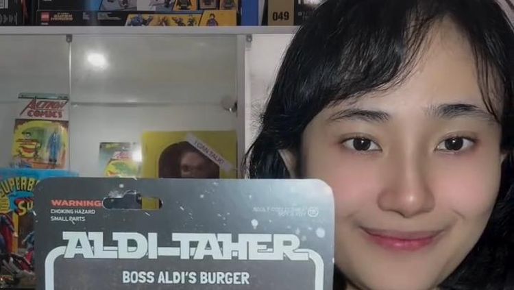 Figurines Aldi Taher Pegang Burger Buatan Kreator Ini Bikin Heboh