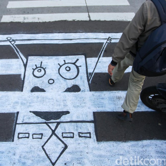 Zebra Cross Cideng Digambar Ulang Warga, Aksi Swadaya Ini Jadi Sorotan