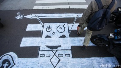 Zebra Cross Cideng Digambar Ulang Warga, Aksi Swadaya Ini Jadi Sorotan