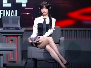 Viral Presenter E-Sports Hitamkan Diri Setelah Dikritik Terlalu Seksi