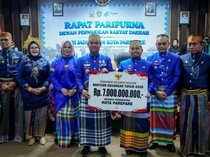 Gubernur Sulsel Salurkan Bantuan Rp 7 M Dukung Infrastruktur-Ekonomi Parepare