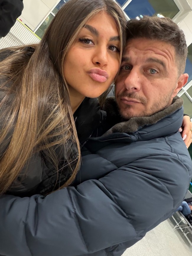 Ayah Daniela adalah salah satu pemain terbaik sepanjang masa klub yang telah bermain sebanyak 528 kali untuk tim, mencetak 66 gol dan memenangkan dua trofi Copa Del Rey. Kini ia menjadi salah satu penasehat klub. Foto: Instagram @danielasannchezz