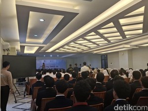 SMA Kemala Taruna Bhayangkara Undang Aktivis Jerman Bahas Isu Lingkungan