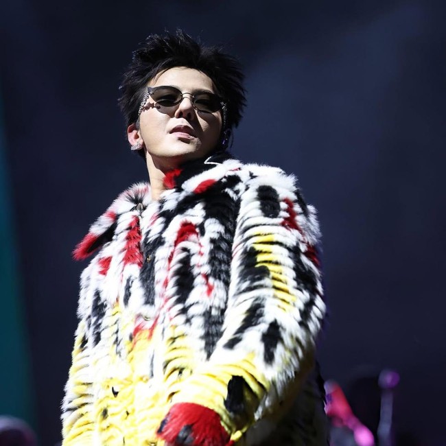 Gaya G-Dragon King of KPop Tampil di Coachella 2026, Tiga Kali Ganti Outfit