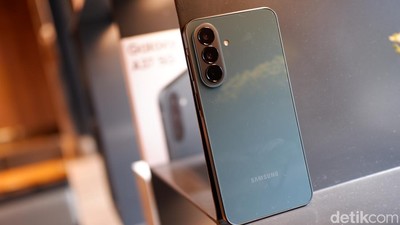 Unboxing Galaxy A37 5G: HP Samsung Murah Cicilan Rp 300 Ribu