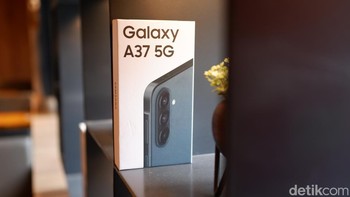 Menjadi penerus A36 5G yang irils tahun lalu, Galaxy A37 5G membawa sejumlah peningkatan menarik. Foto: Adi FR/detikINET