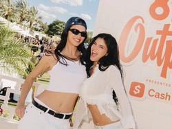 Foto: Gaya Bintang di Coachella 2026, Inspirasi Outfit Nonton Festival Musik