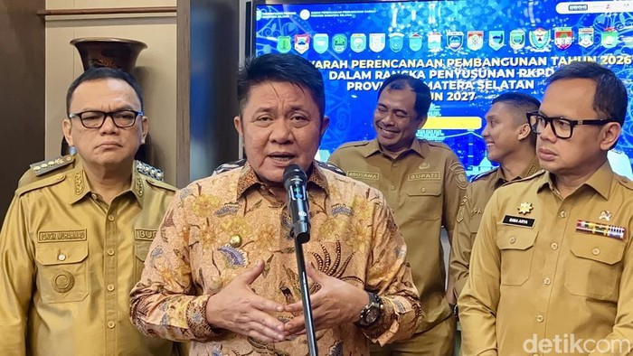 Gubernur Sumatera Selatan Herman Deru