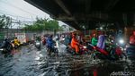 Hujan Deras, Kolong Flyover Kranji Kembali Tergenang