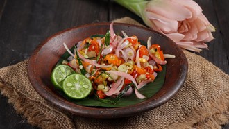 3 Resep Sambal Iris yang Pedasnya Nagih, Sambal Dabu-dabu hingga Embe