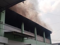 Masjid Al-Fajar Sukoharjo Terbakar, Api Muncul dari Kamar Ustaz