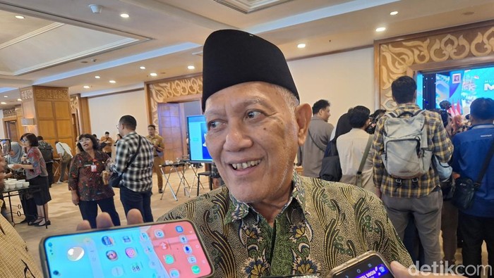 Ketua PWNU Jatim KH Abdul Hakim Mahfudz atau Gus Kikin
