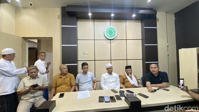 Konferensi pers usai gedung baru MUI Kabupaten Sukabumi disegel.