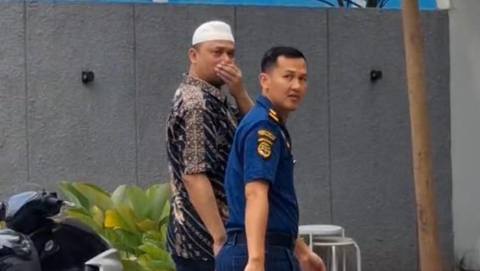 KSOP Kendari klarifikasi pertemuan petugas dengan mantan Kepala Syahbandar Kolaka, Supriadi, yang berstatus napi korupsi.