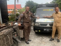 DLHK-Satpol PP Pekanbaru Tangkap Pembuang Sampah, 6 Bentor-Mobil Diamankan