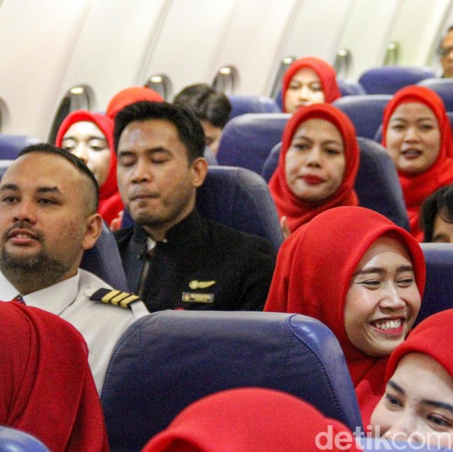 Lion Air Berangkatkan 198 Awak Kabin untuk Penerbangan Haji Global
