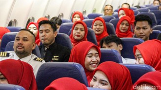 Lion Air Berangkatkan 198 Awak Kabin untuk Penerbangan Haji Global