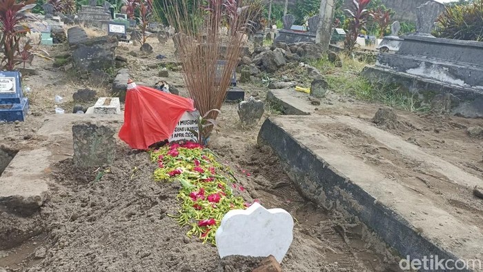 Makam Yai Min di TPU Kecamatan Udanawu, Kabupaten Blitar.