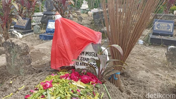 Makam Yai Min di TPU Kecamatan Udanawu, Kabupaten Blitar.