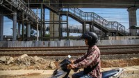 Pembangunan stasiun ini juga menjadi bagian dari upaya pemerintah dalam meningkatkan layanan transportasi publik di Jakarta. Dengan akses yang lebih mudah dan nyaman, masyarakat diharapkan semakin beralih menggunakan transportasi umum dibandingkan kendaraan pribadi, terutama saat mengunjungi kawasan JIS yang kerap dipadati pengunjung. 