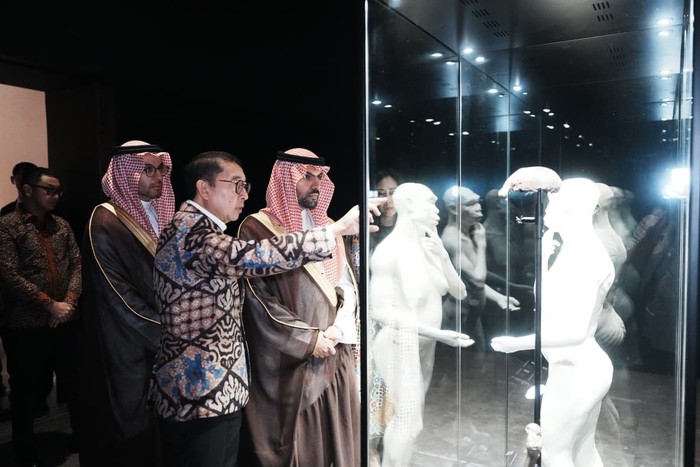 Menbud Fadli Zon dan Menbud Arab Saudi Bader bin Abdullah bin Farhan AlSaud bertemu untuk memperkuat kerja sama kebudayaan di Indonesia.