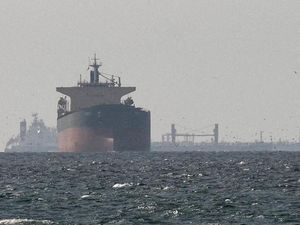 Iran Ancam Tutup Laut Merah Usai AS Blokade Selat Hormuz