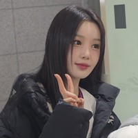 Nam Gyuri mencuri perhatian saat tampil di hadapan publik baru-baru ini. Personel girl group SeeYa ini terlihat begitu imut dan menggemaskan, tak disangka sudah menginjak 43 tahun. Foto: dok. Instagram @nam_gyuri
