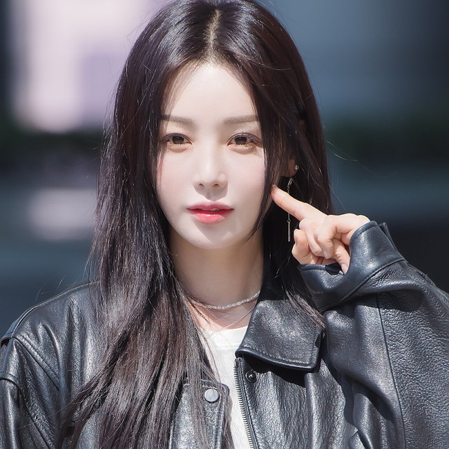 Bak Vampir Imut, Idol KPop Ini Viral di Usia 43 Tahun, Visualnya Bikin Gemas