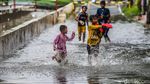 Pamulang Tangsel Dikepung Banjir, Akses Jalan Lumpuh Sore Ini