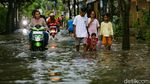 Pamulang Tangsel Dikepung Banjir, Akses Jalan Lumpuh Sore Ini