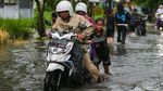 Pamulang Tangsel Dikepung Banjir, Akses Jalan Lumpuh Sore Ini