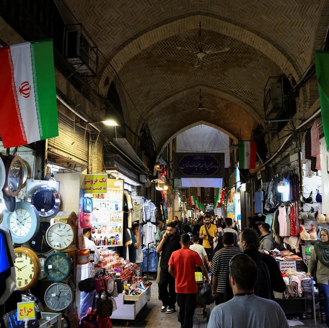 Pasar Bersejarah Iran Bangkit di Bawah Bayang Perang